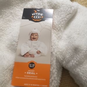Pullover hoodie (Infant Seal)